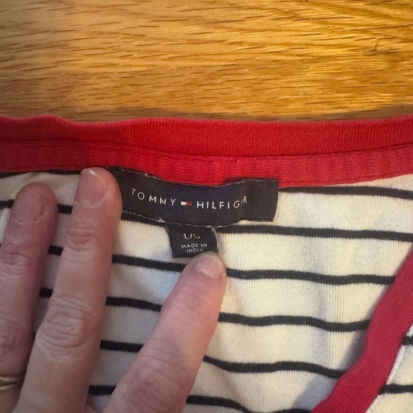 Tommy Hilfiger V-Neck T-Shirt with Red Trim - Picture 5 of 6